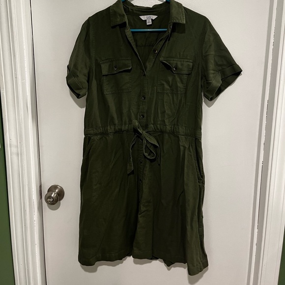 Women’s dress - Picture 3 of 7